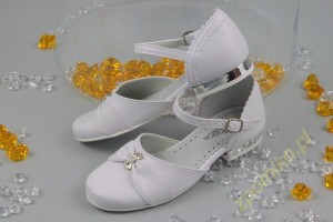 Buty komunijne 673