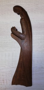 Matka Boża drewniana płaskorzeźba V